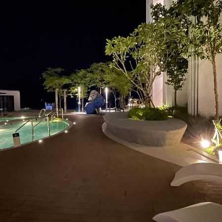 Sunset Seaview Studio Apartment At Kota Kinabalu City Centre Bagian luar foto