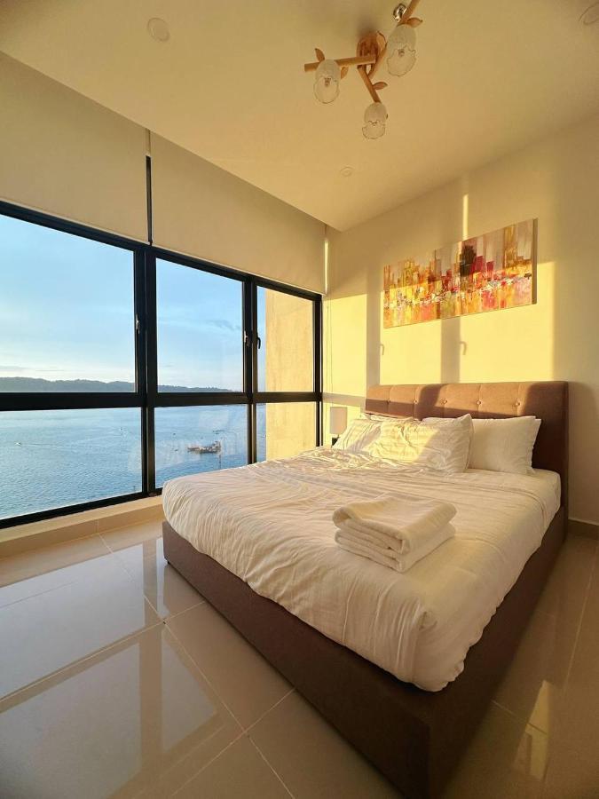 Sunset Seaview Studio Apartment At Kota Kinabalu City Centre Bagian luar foto