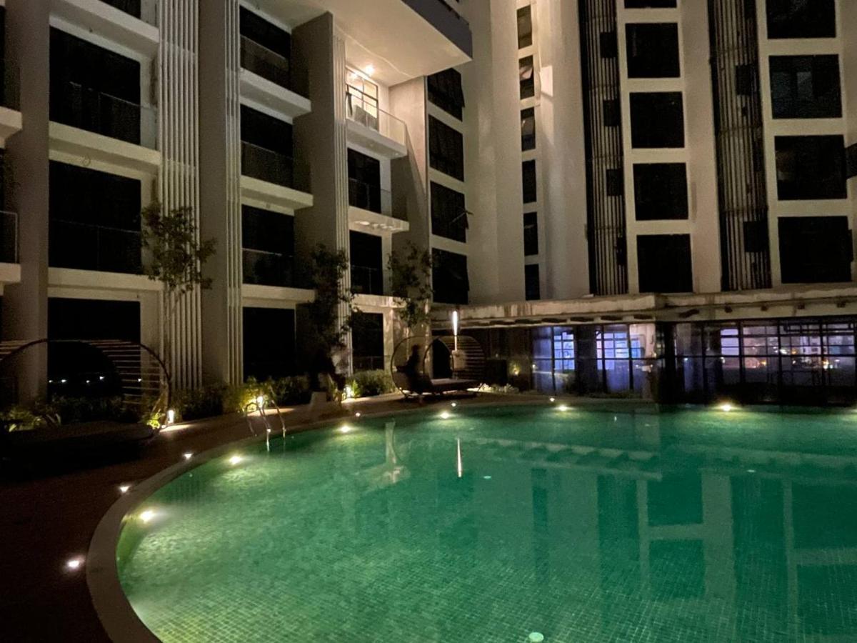 Sunset Seaview Studio Apartment At Kota Kinabalu City Centre Bagian luar foto