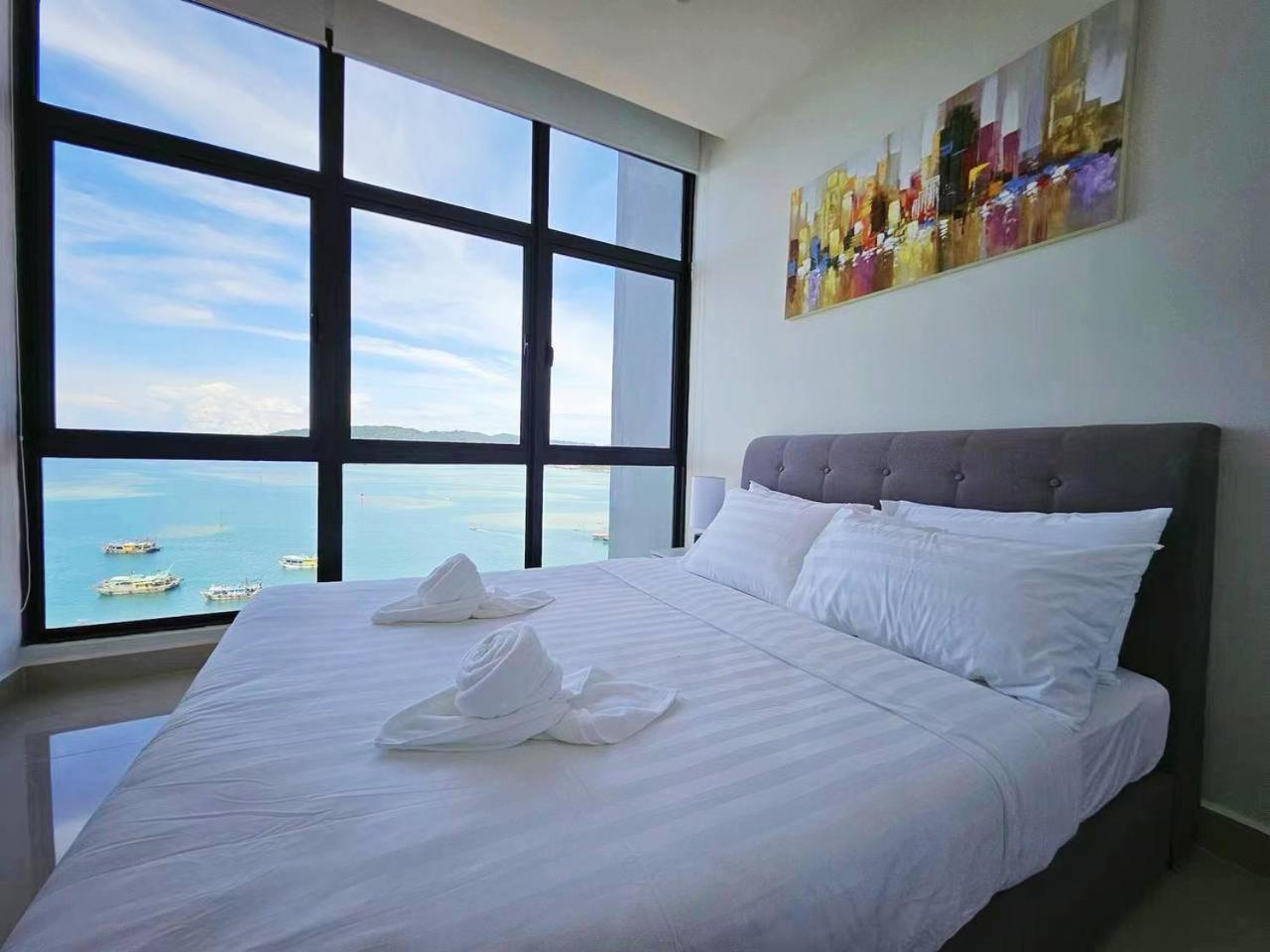 Sunset Seaview Studio Apartment At Kota Kinabalu City Centre Bagian luar foto